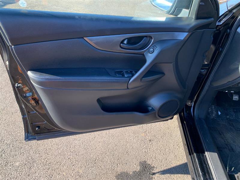 Used 2019 Nissan Rogue Sport S image 37