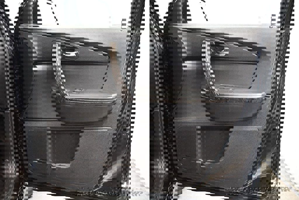 Used 2011 GMC Acadia Denali image 13