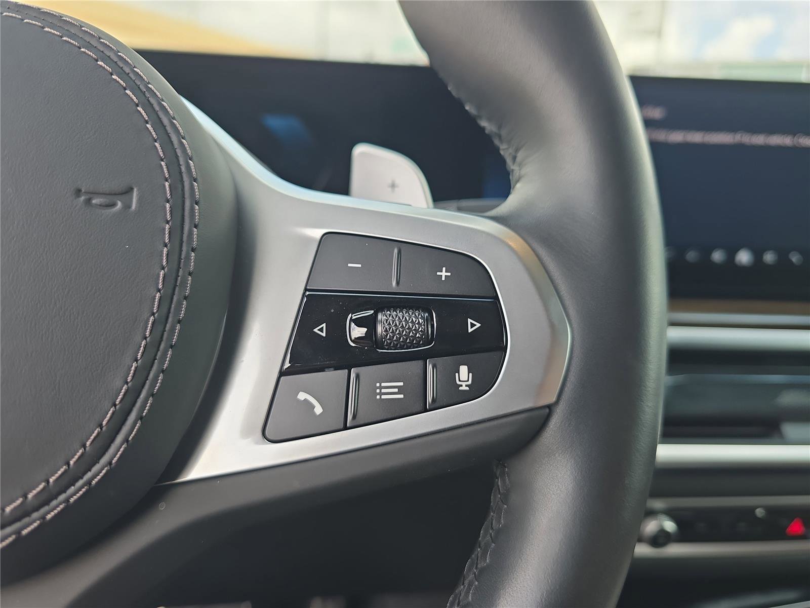 Used 2024 BMW X5 xDrive40i w/ M Sport Package image 22