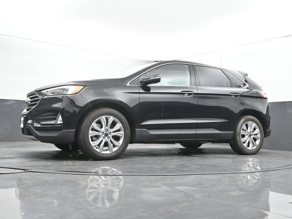 Used 2022 Ford Edge Titanium w/ Equipment Group 301A AWD/4WD image 34