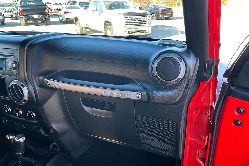 Used 2016 Jeep Wrangler Unlimited Willys image 15