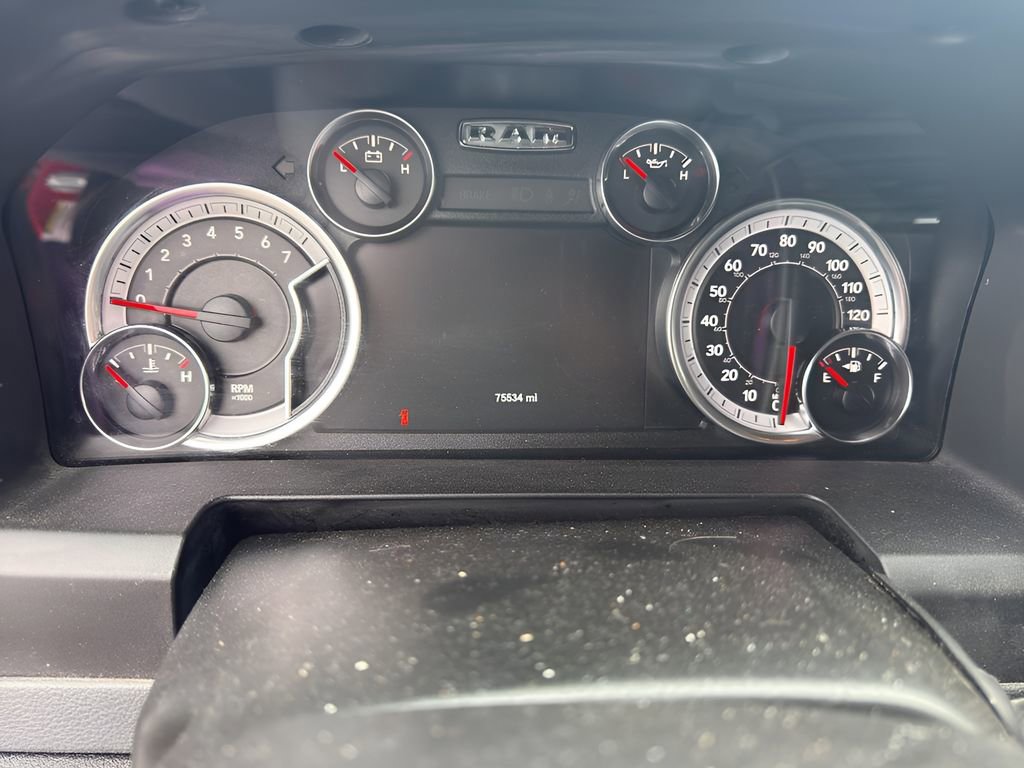 Used 2018 RAM 2500 SLT w/ Luxury Group image 9