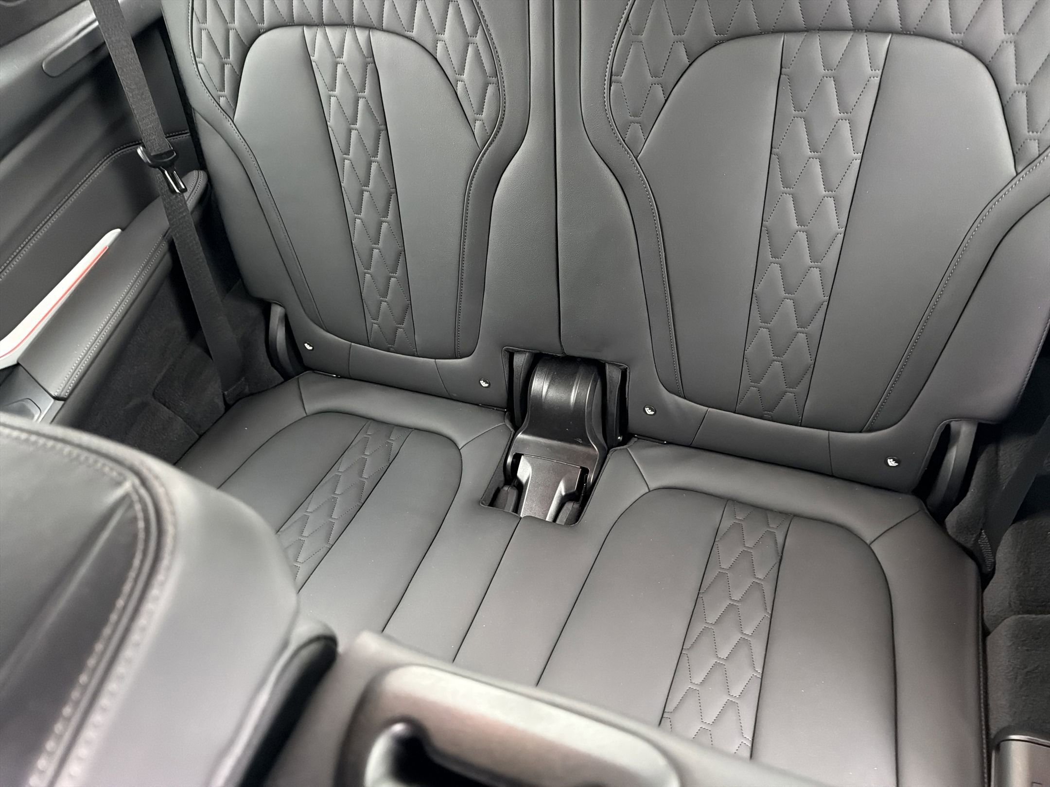 Used 2022 BMW X7 M50i w/ Cold Weather Package image 30