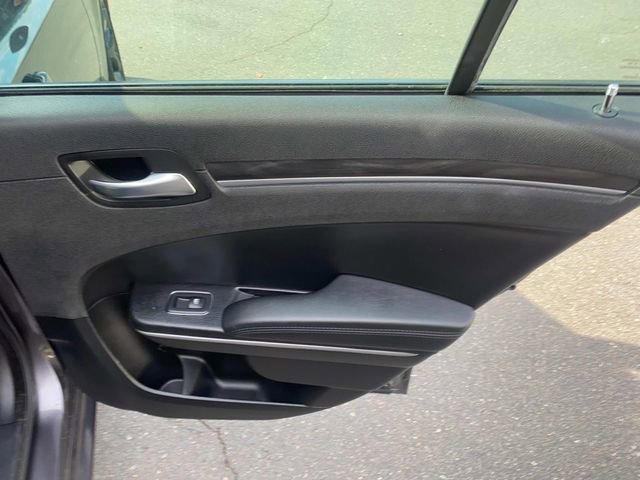Used 2020 Chrysler 300 Touring w/ Sport Appearance Package RWD image 31