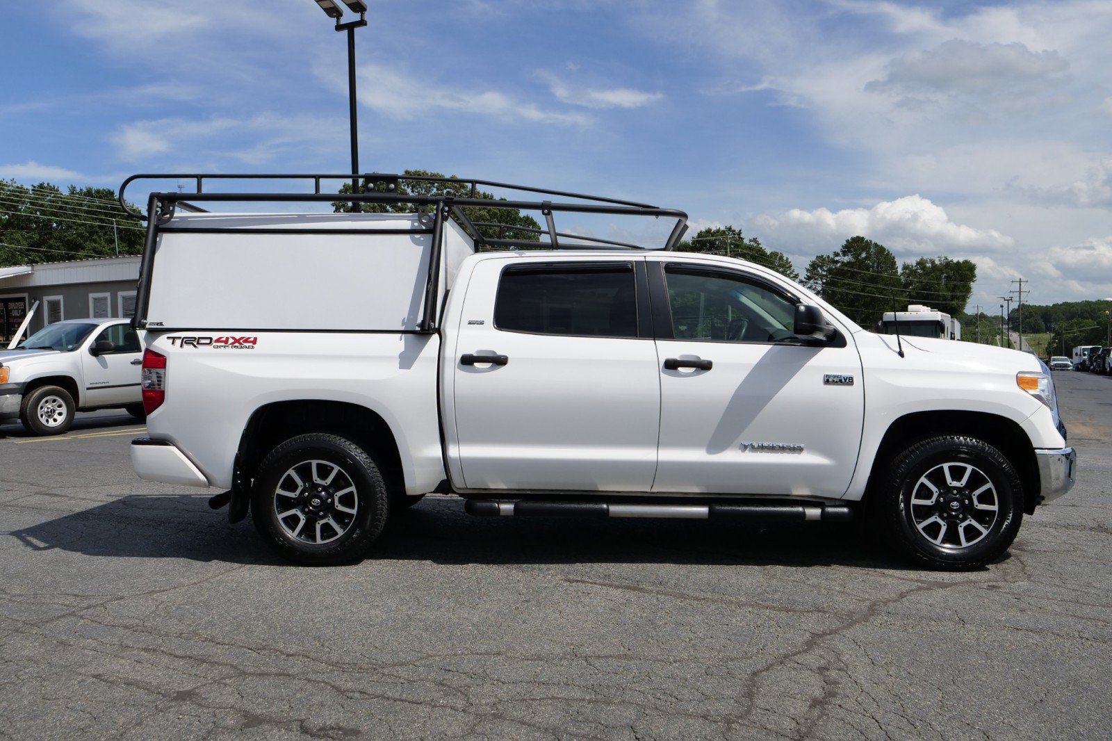 Used 2016 Toyota Tundra SR5 w/ TRD Off Road Package AWD/4WD image 43