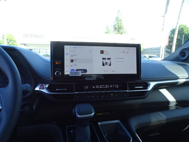 New 2026 Toyota Sienna XLE Woodland Edition AWD/4WD image 18