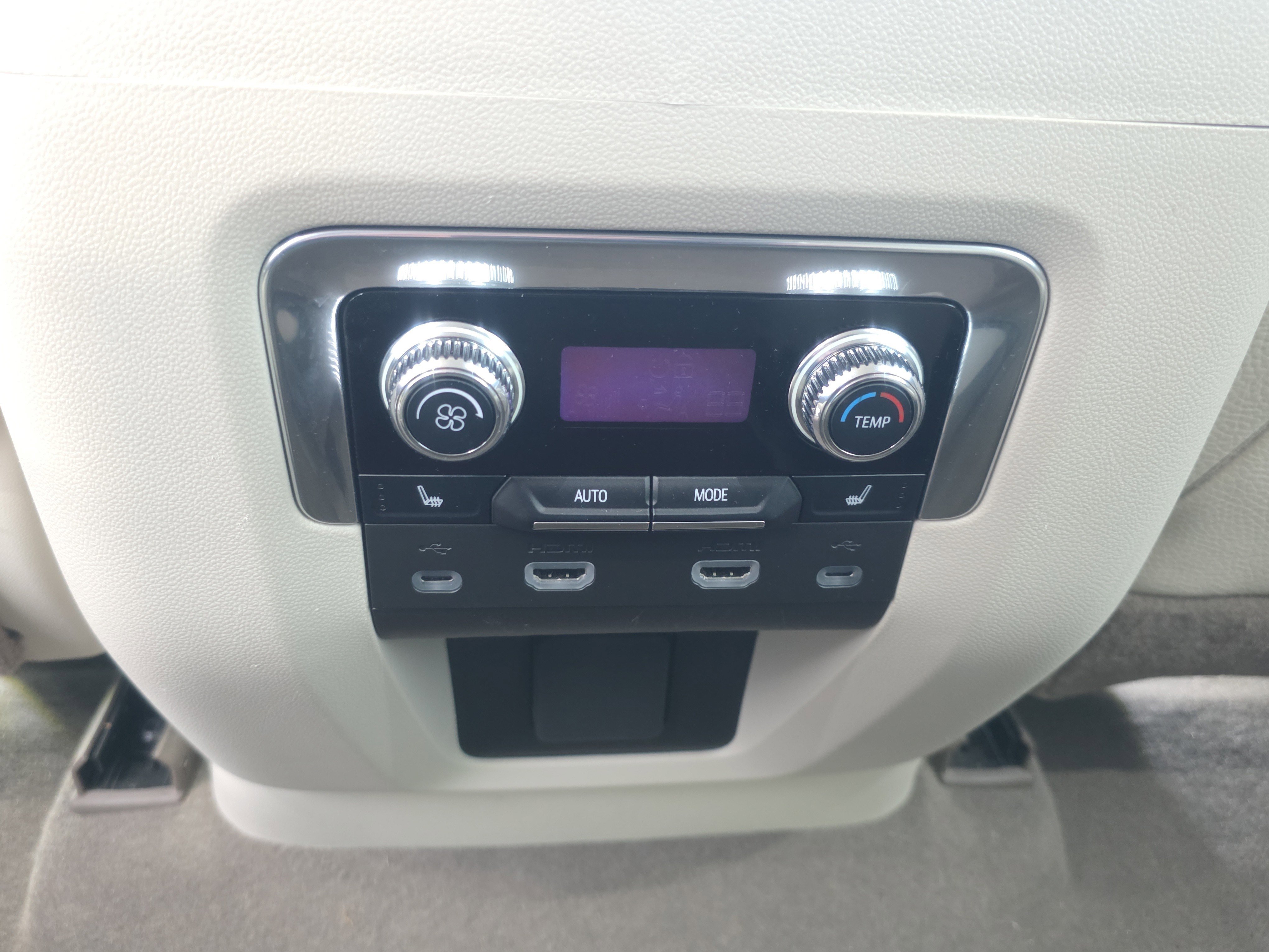 Used 2021 GMC Yukon Denali w/ Denali Ultimate Package image 16