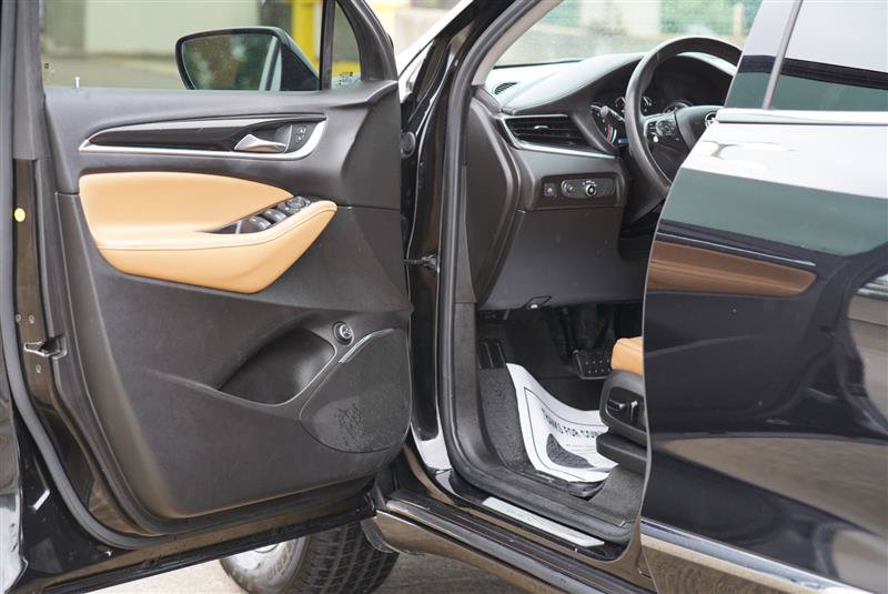 Used 2020 Buick Enclave Essence FWD image 36
