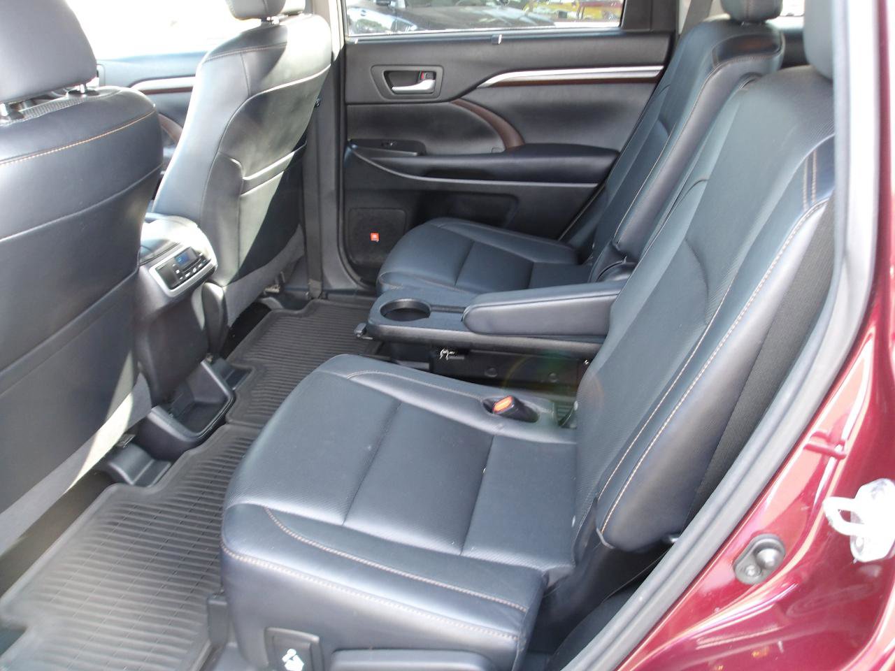 Used 2015 Toyota Highlander Limited w/ Driver Technology Package AWD/4WD image 10