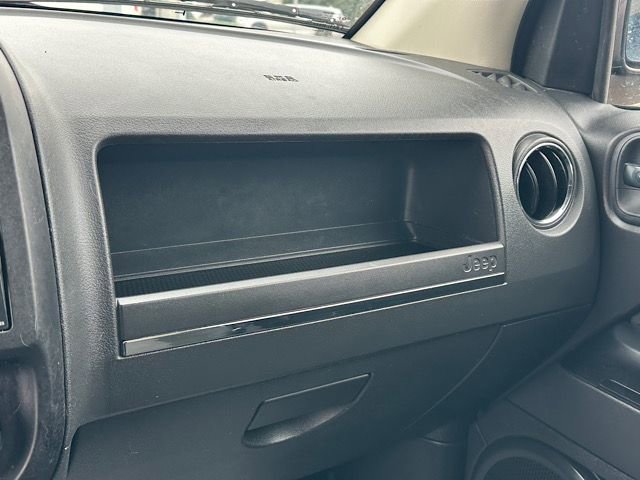 Used 2012 Jeep Compass Latitude image 27