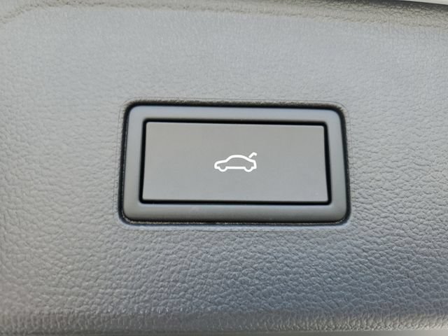 New 2026 Volkswagen Atlas SE FWD image 9