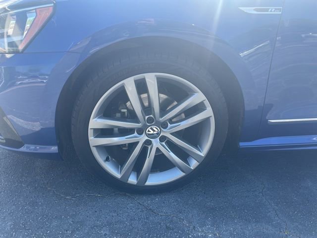 Used 2017 Volkswagen Passat 1.8T R-Line FWD image 6