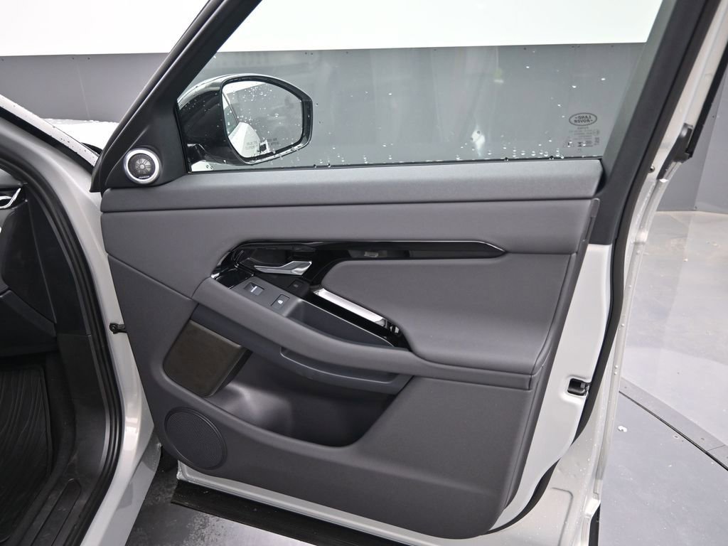 New 2026 Land Rover Range Rover Evoque S image 4