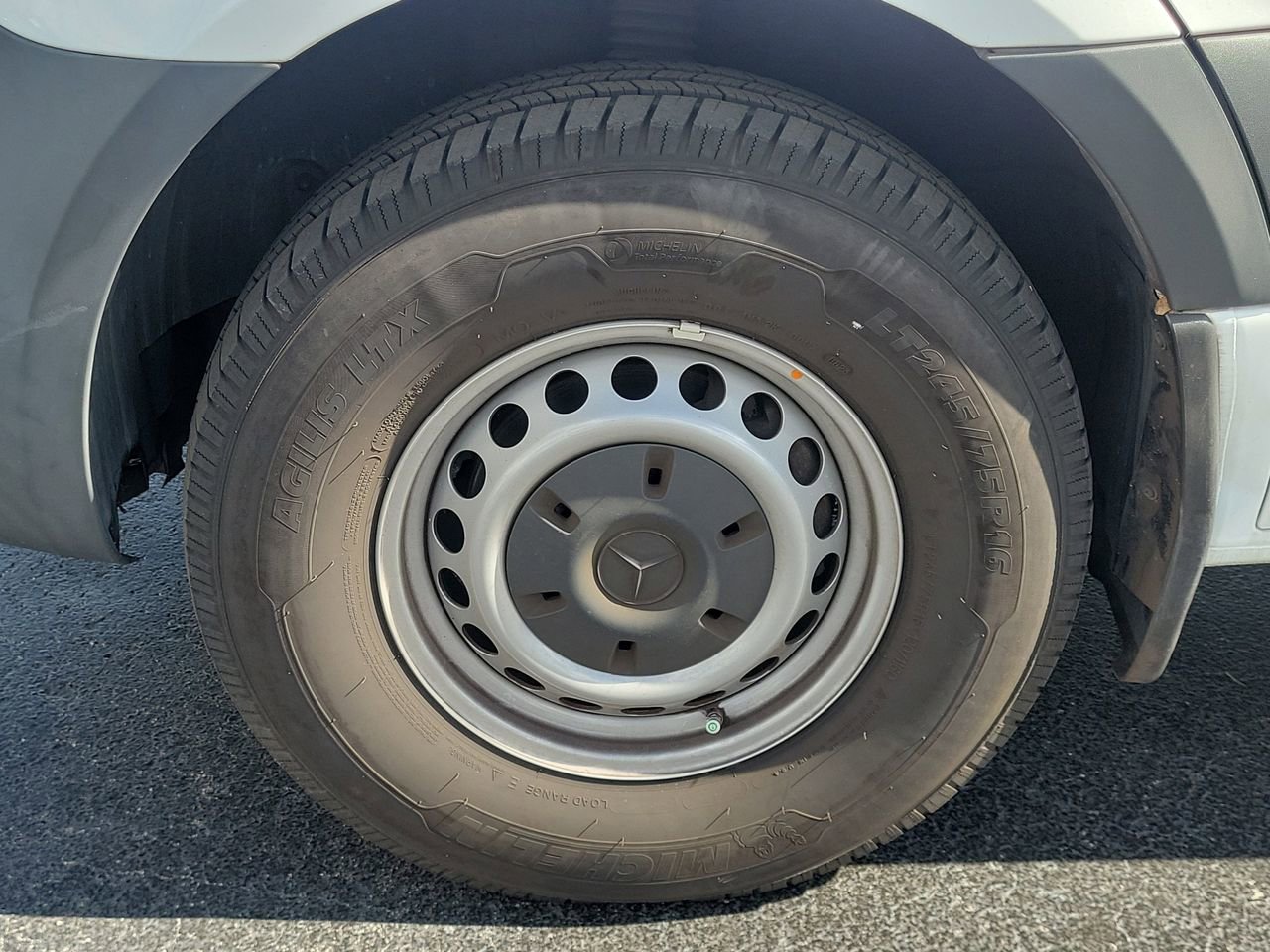 Used 2023 Mercedes-Benz Sprinter 144 Cargo image 9