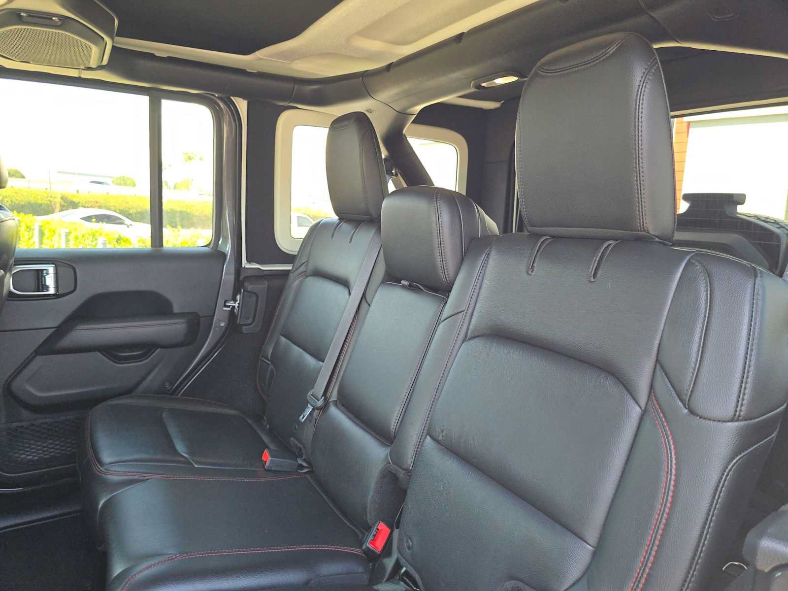 Used 2018 Jeep Wrangler Unlimited Rubicon AWD/4WD image 17