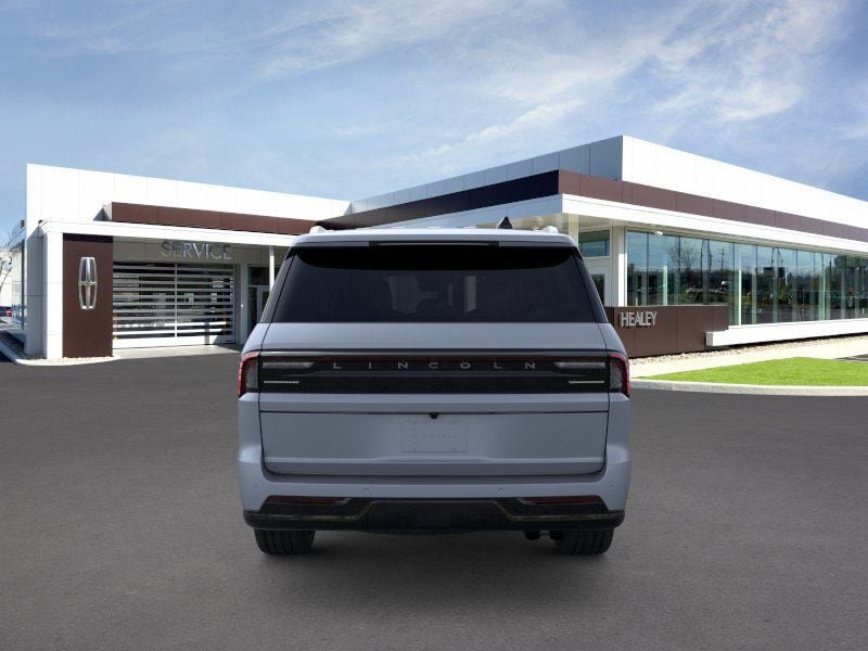 New 2026 Lincoln Navigator L Reserve AWD/4WD image 5