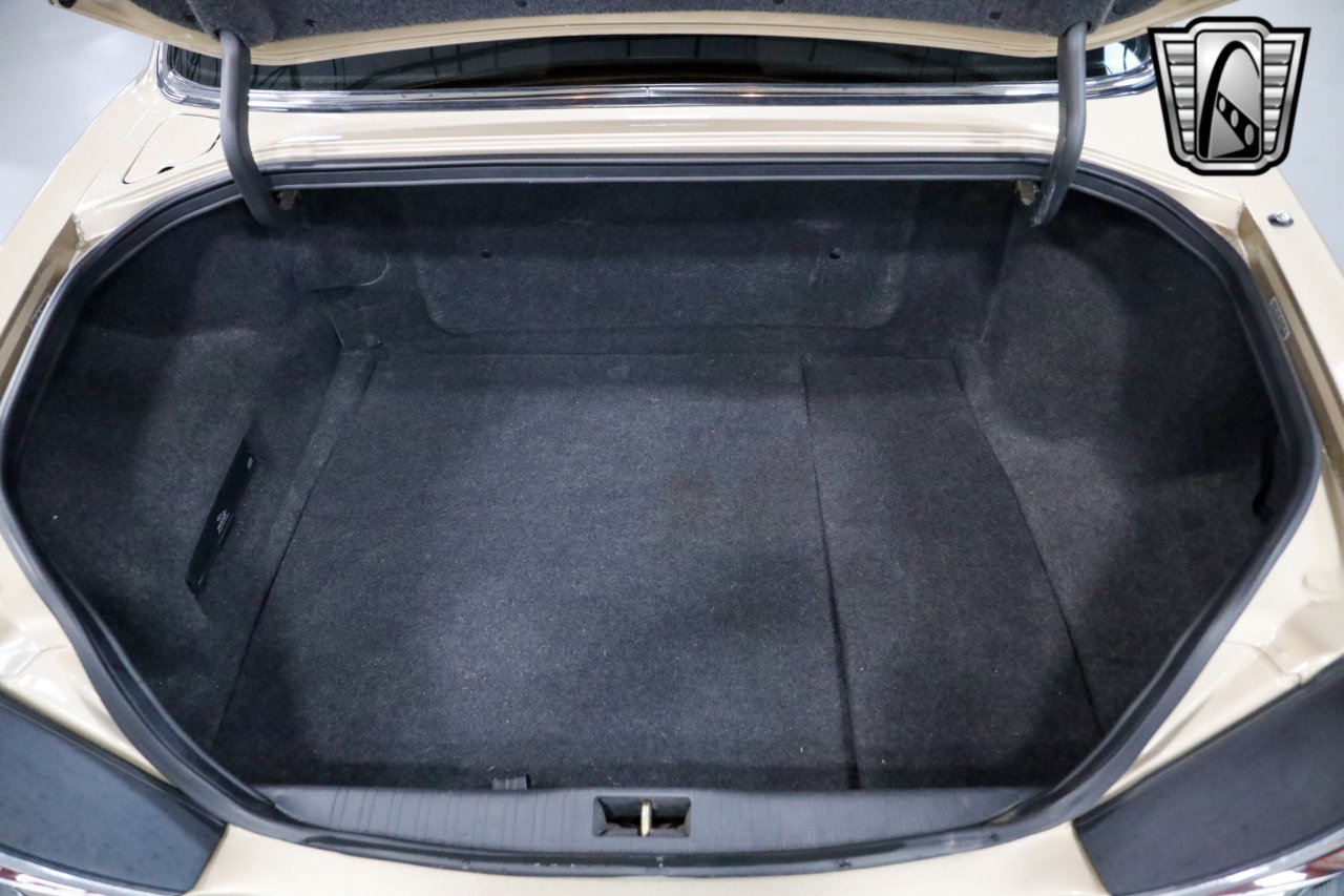 Used 2001 Jaguar XJ8 image 15