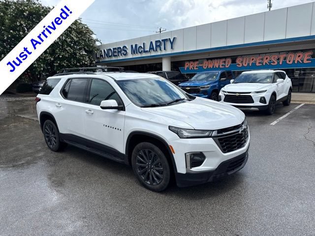 Used 2023 Chevrolet Traverse RS w/ LPO, 'HIT The Road' Package FWD image 1