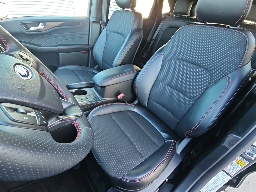Used 2025 Ford Escape ST-Line image 14
