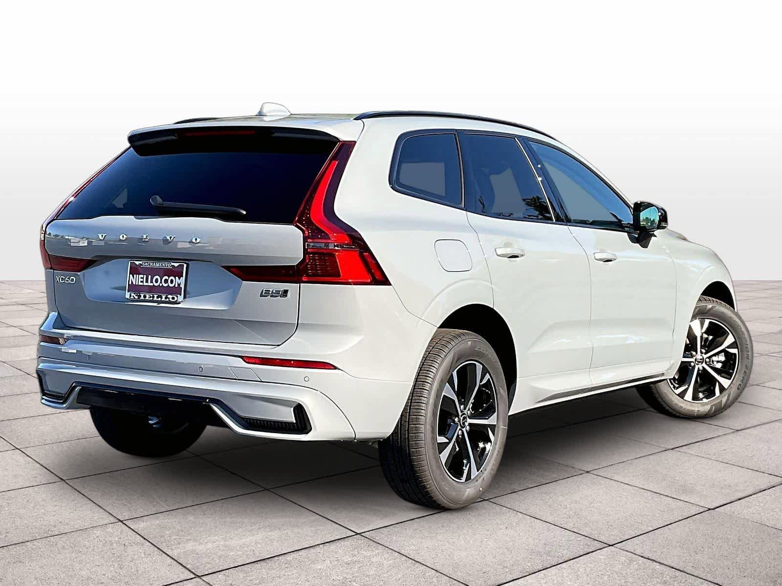 New 2026 Volvo XC60 B5 Core AWD/4WD image 4