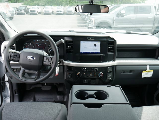 New 2025 Ford F250 XL w/ XL Chrome Package image 4