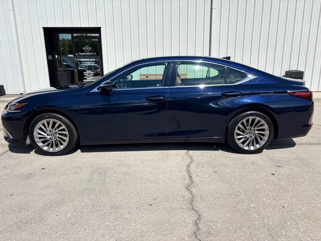 Used 2019 Lexus ES 350 Luxury w/ Accessory Package 2 FWD image 2