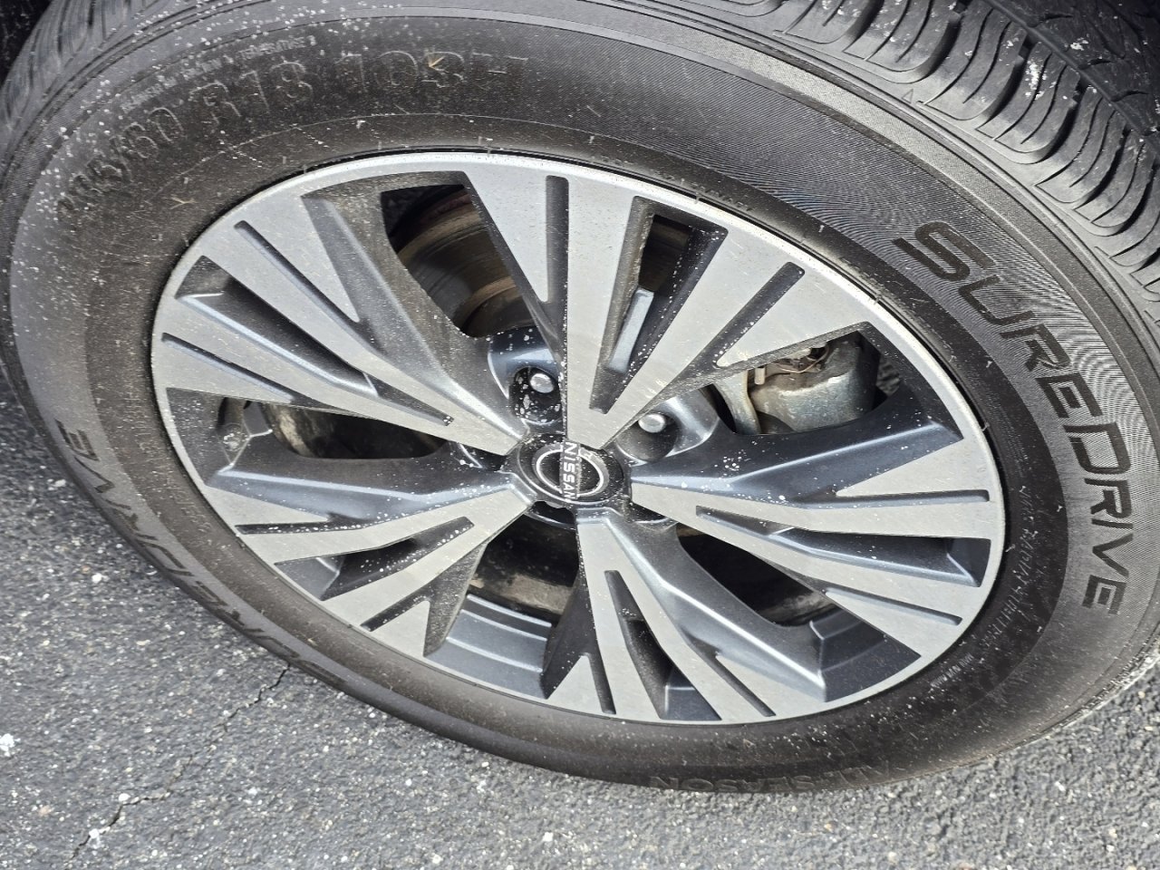 Used 2023 Nissan Rogue SV image 11