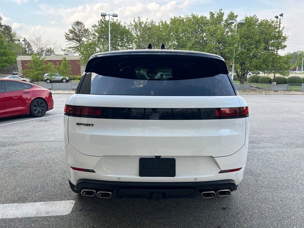 Used 2025 Land Rover Range Rover Sport Dynamic SE image 6