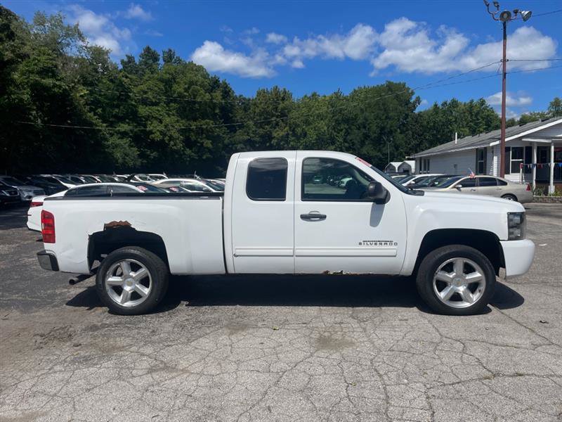 Used 2010 Chevrolet Silverado 1500 LS AWD/4WD image 4