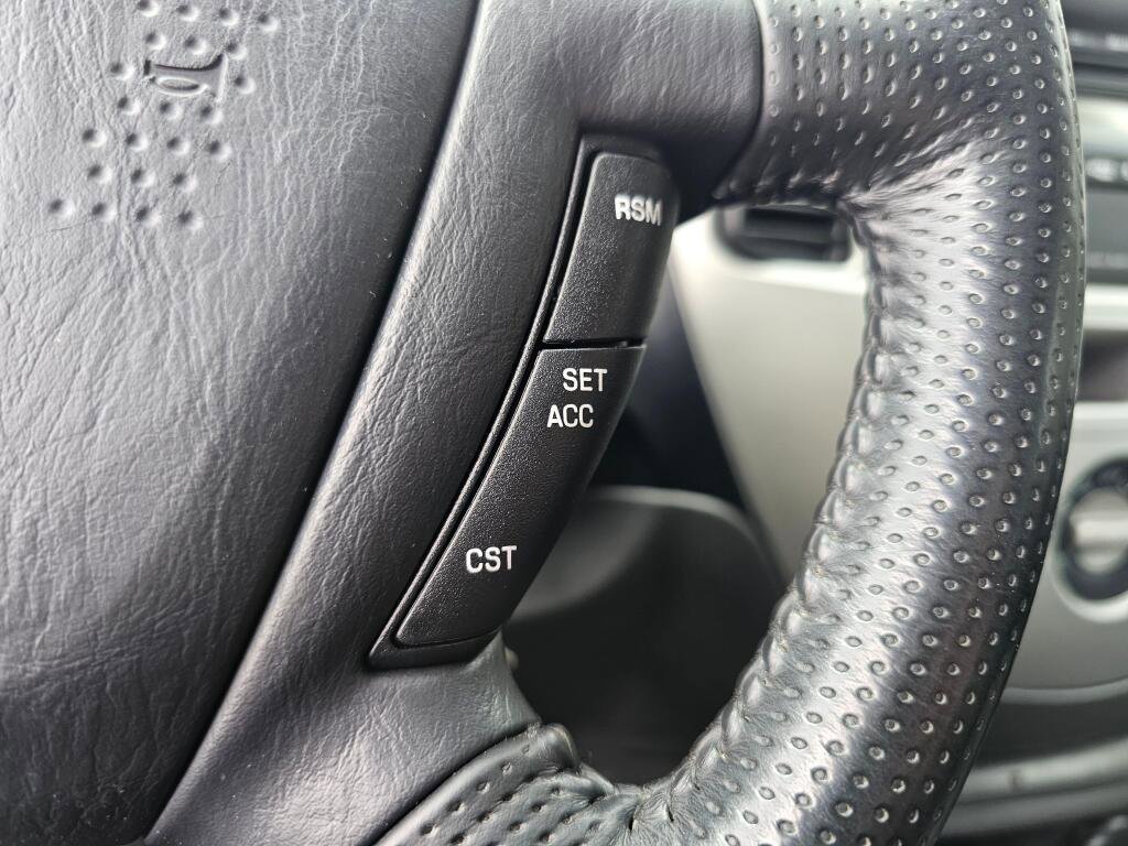 Used 2004 MAZDA Tribute ES image 27