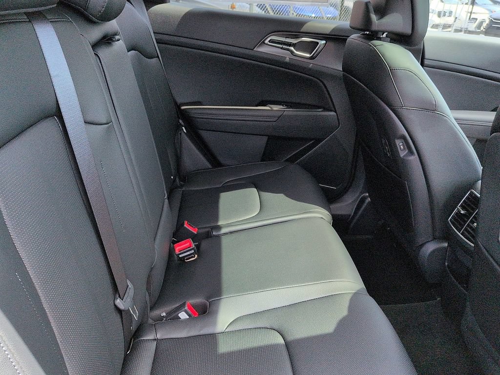 New 2026 Kia Sportage SX FWD image 8