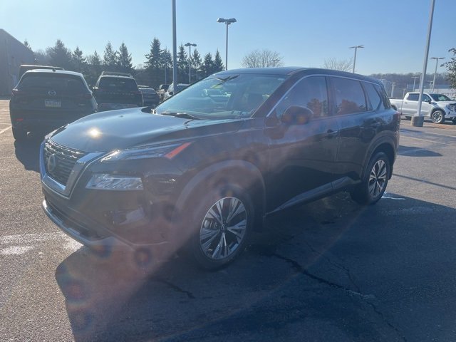 Certified 2023 Nissan Rogue SV image 3