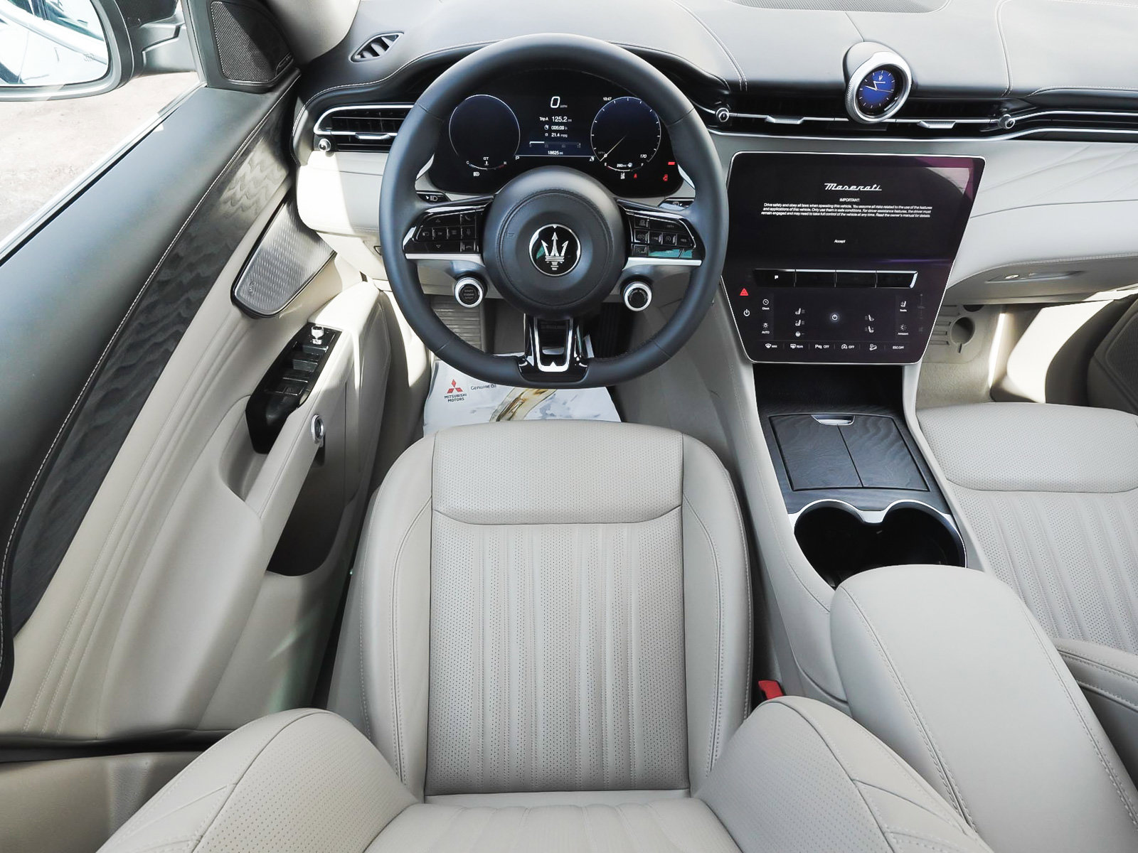 Used 2023 Maserati Grecale GT image 47