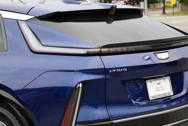 Used 2024 Cadillac Lyriq Luxury image 8