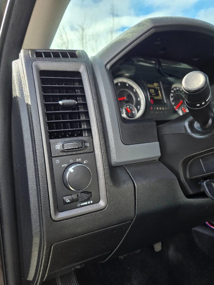 Used 2017 RAM 2500 Tradesman w/ Chrome Appearance Group AWD/4WD image 10
