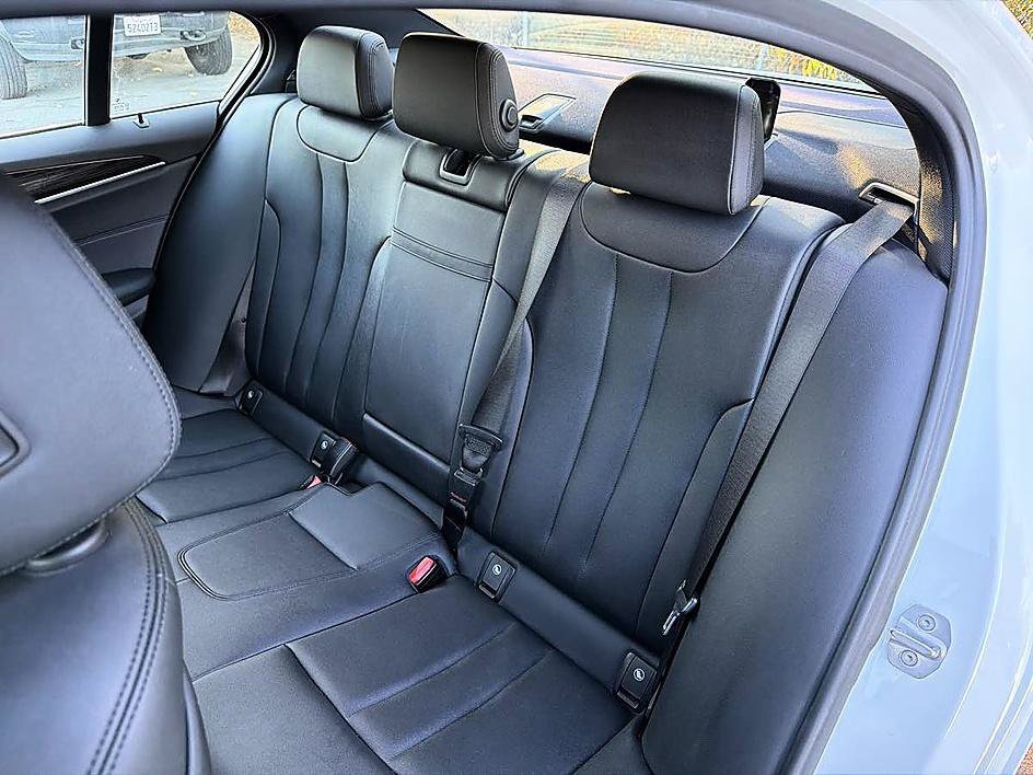 Used 2019 BMW 530i RWD image 14