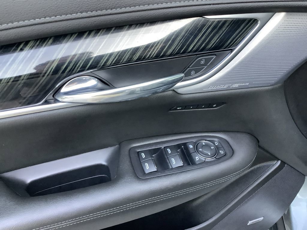 Used 2023 Cadillac XT6 Premium Luxury image 23