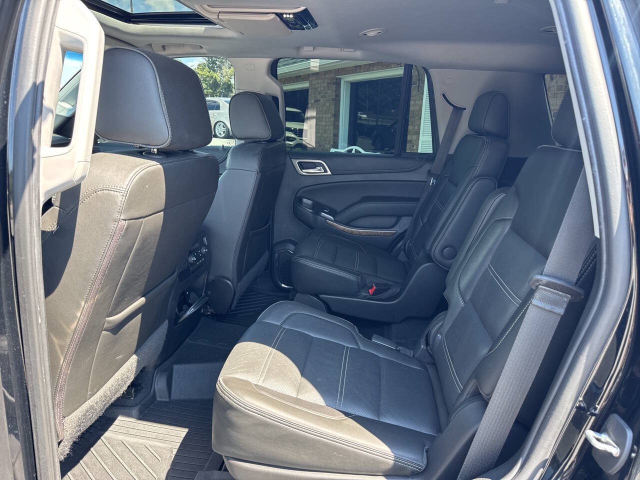 Used 2019 GMC Yukon Denali w/ Denali Ultimate Package AWD/4WD image 17