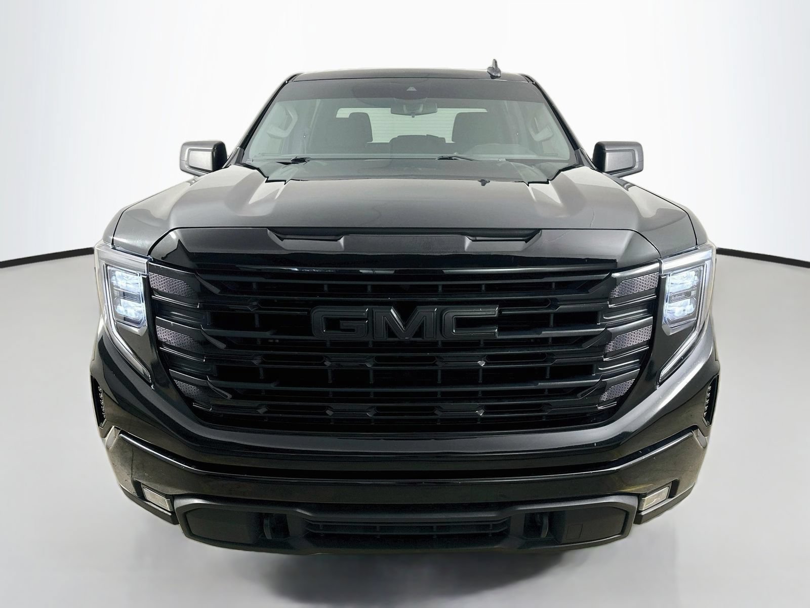 Used 2022 GMC Sierra 1500 Elevation AWD/4WD image 2
