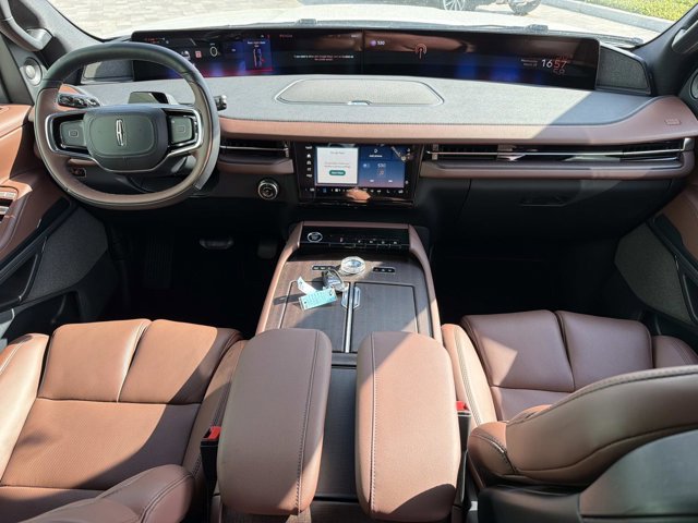 New 2026 Lincoln Navigator L Reserve AWD/4WD image 25
