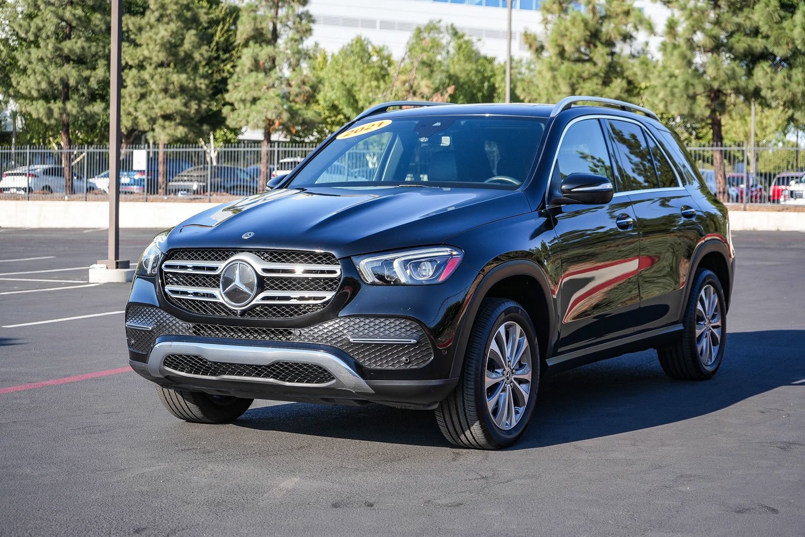 Used 2021 Mercedes-Benz GLE 350 4MATIC image 3
