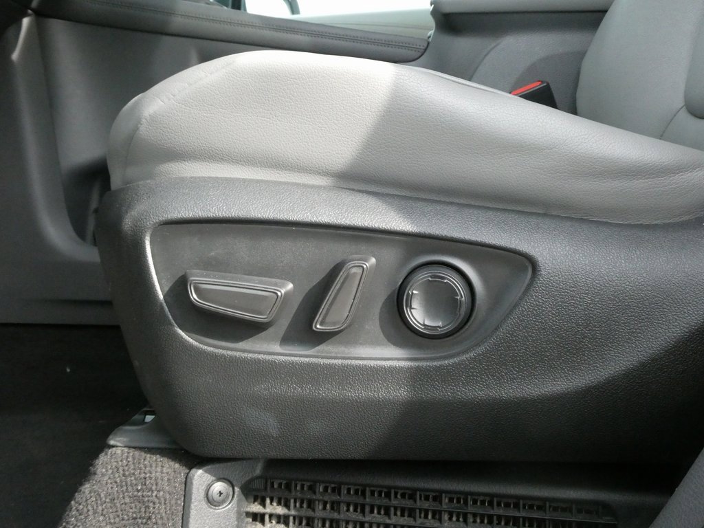 Used 2023 Toyota Sienna XLE image 8