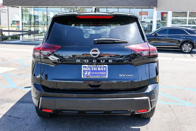 Used 2024 Nissan Rogue SV AWD/4WD image 5