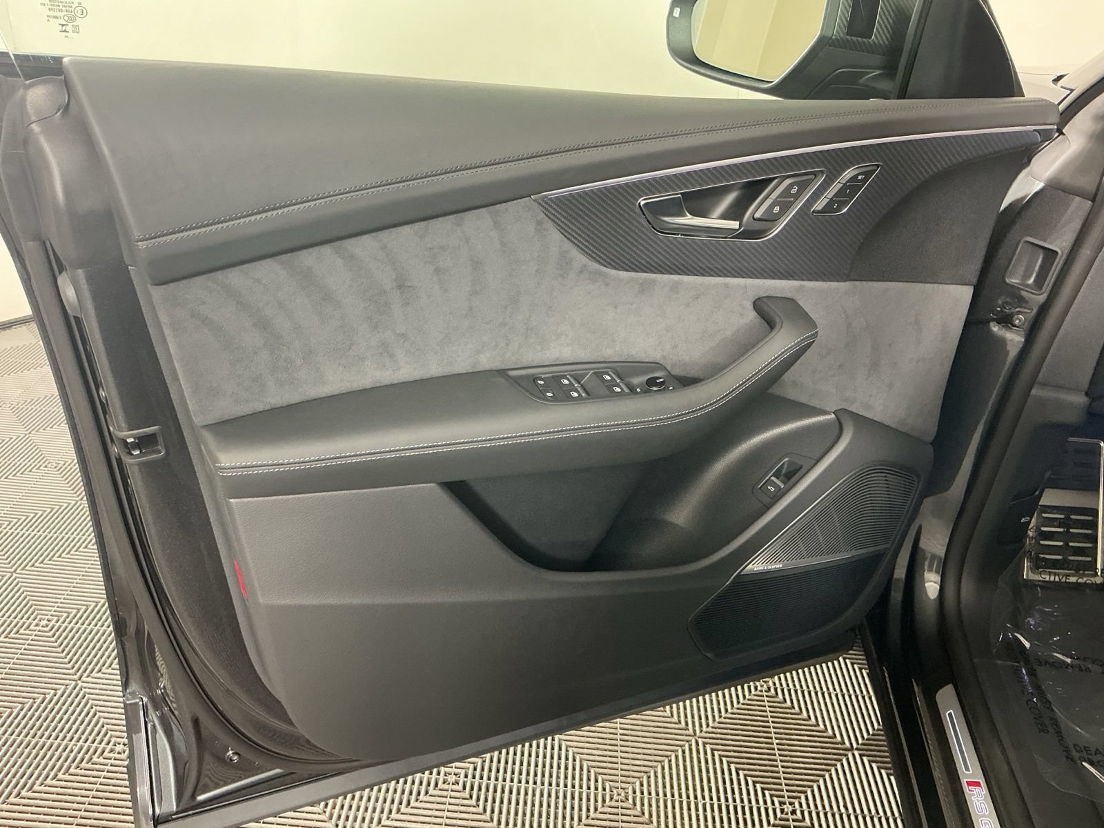 New 2027 Audi RS Q8 performance AWD/4WD image 13