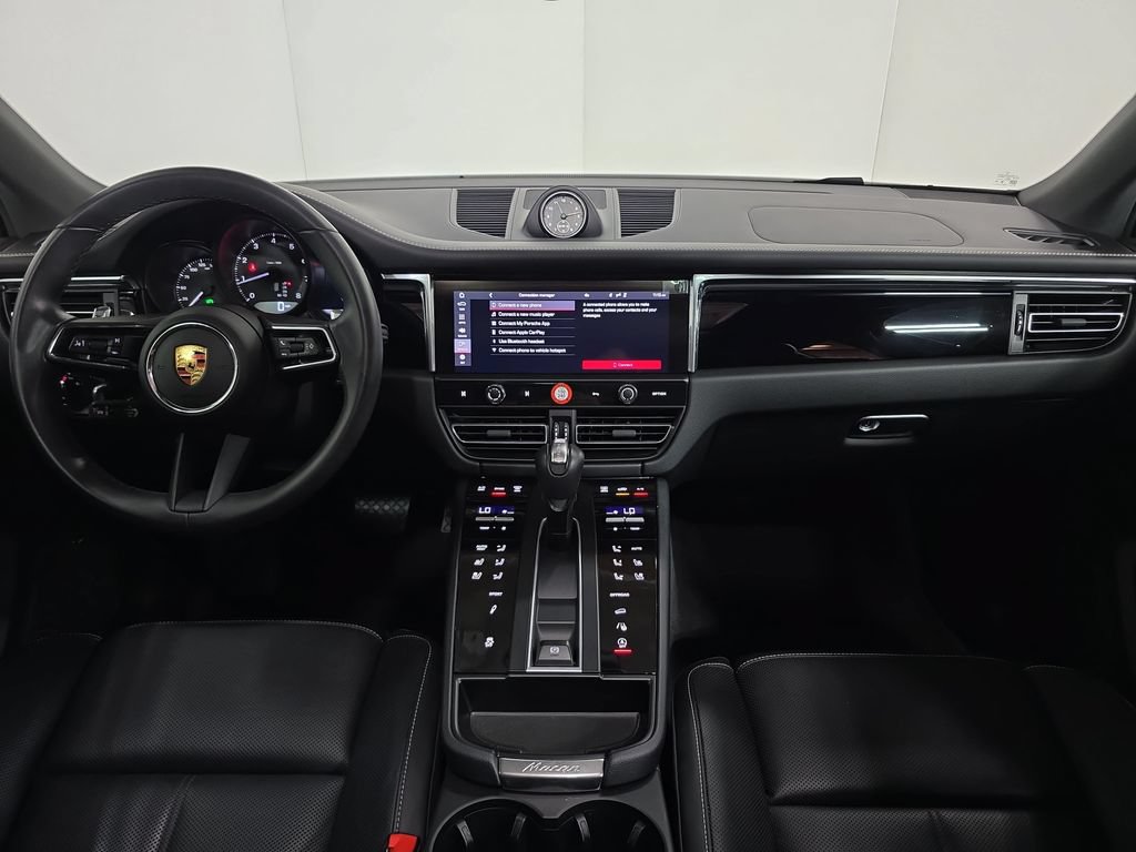Certified 2025 Porsche Macan AWD/4WD image 13
