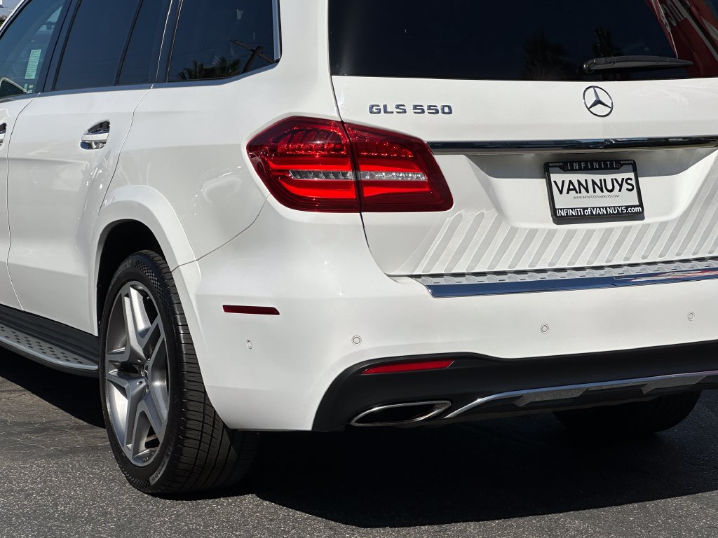 Used 2017 Mercedes-Benz GLS 550 4MATIC image 4