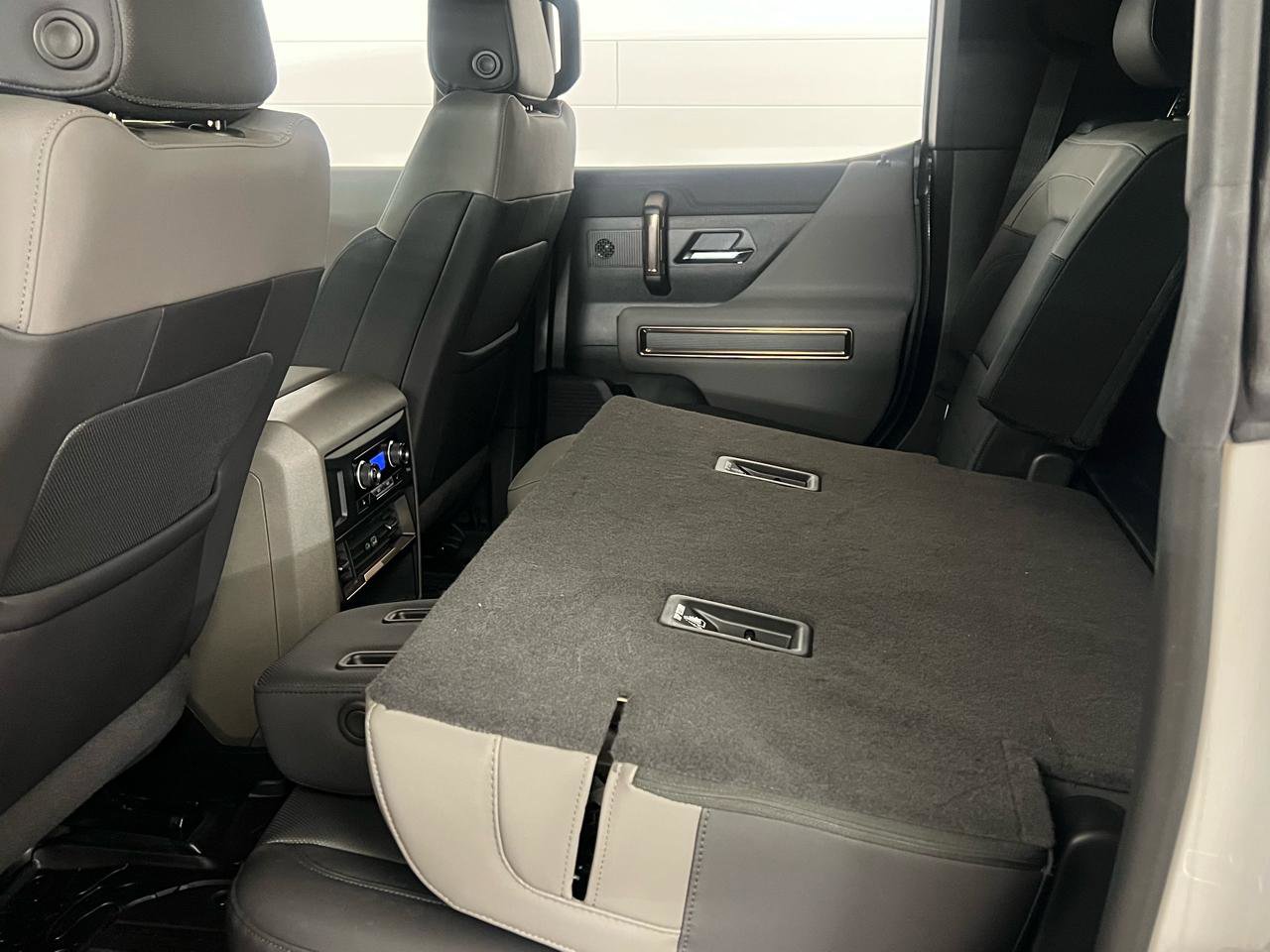 Used 2025 GMC Hummer EV 2X image 27