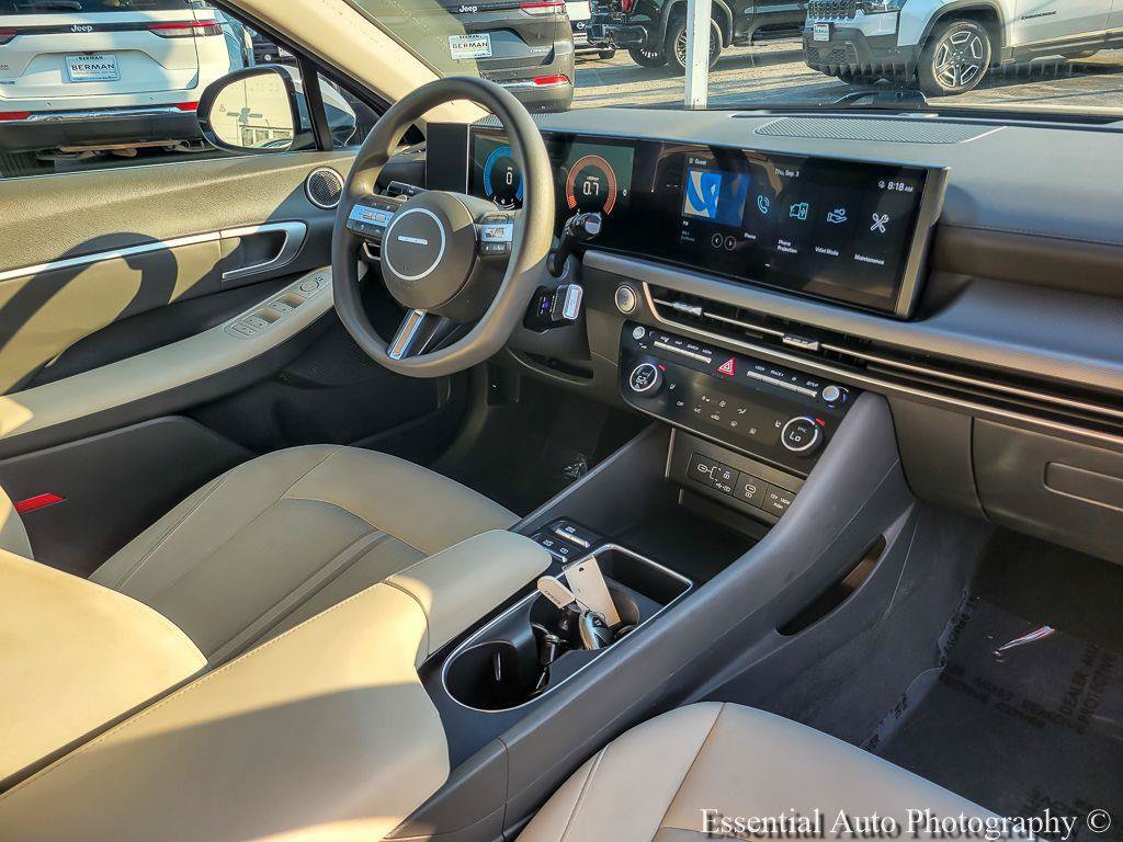 Used 2025 Hyundai Sonata SEL FWD image 29