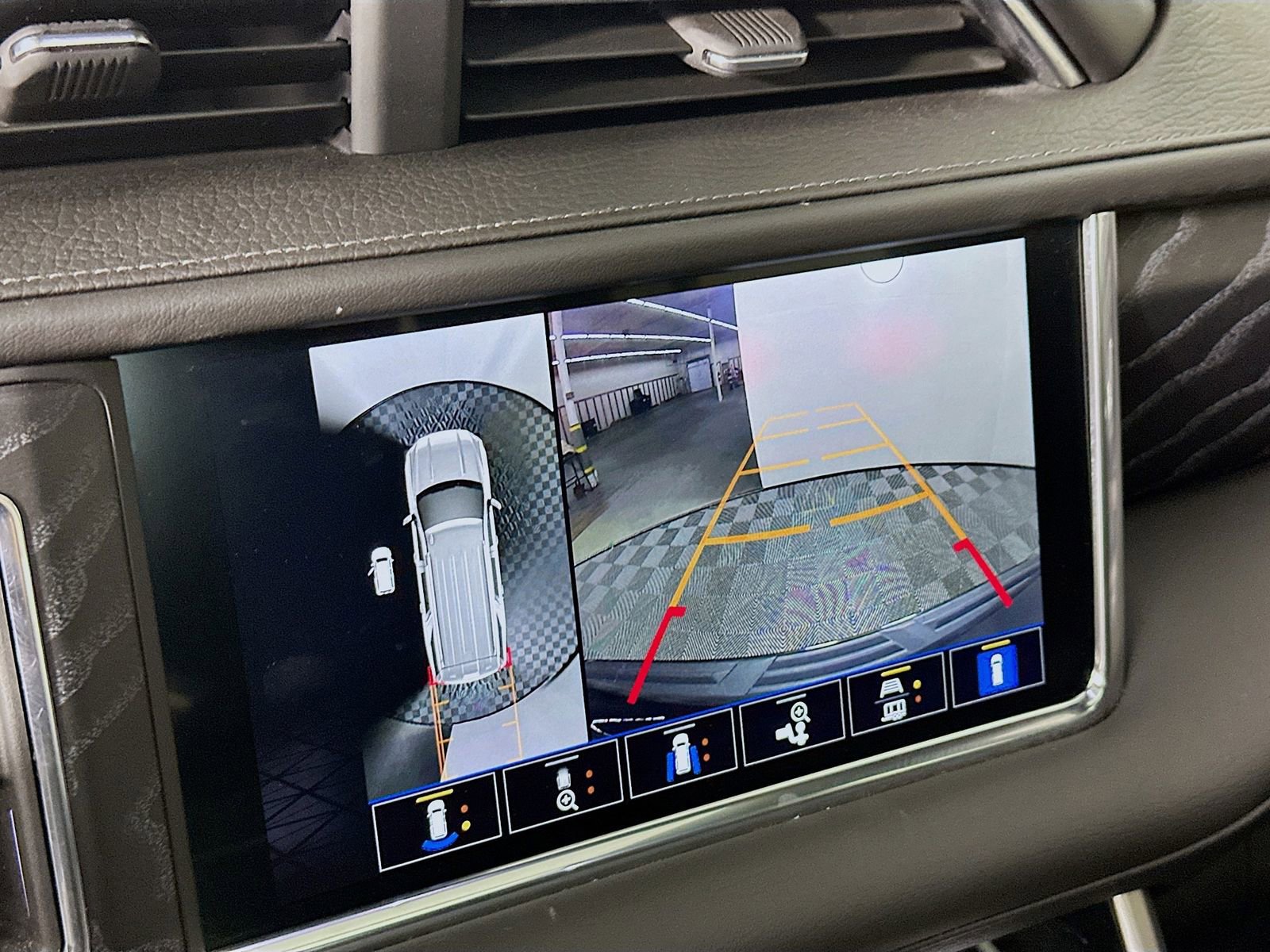 Used 2024 GMC Yukon Denali image 18