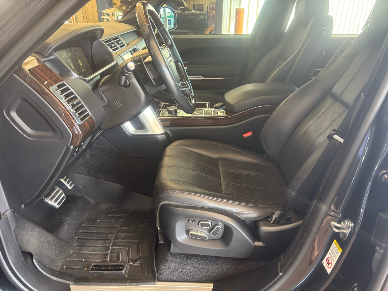 Used 2014 Land Rover Range Rover Supercharged image 11